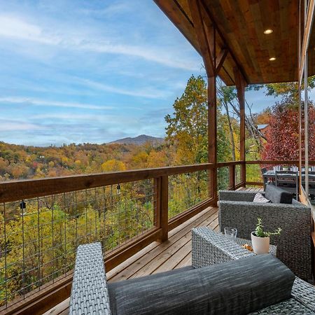 The Overlook - '21 Cabin - Gorgeous Unobstructed Views - Fire Pit Table - Gamerm - Hottub - Xbox - Lots Of Bears Gatlinburg Extérieur photo