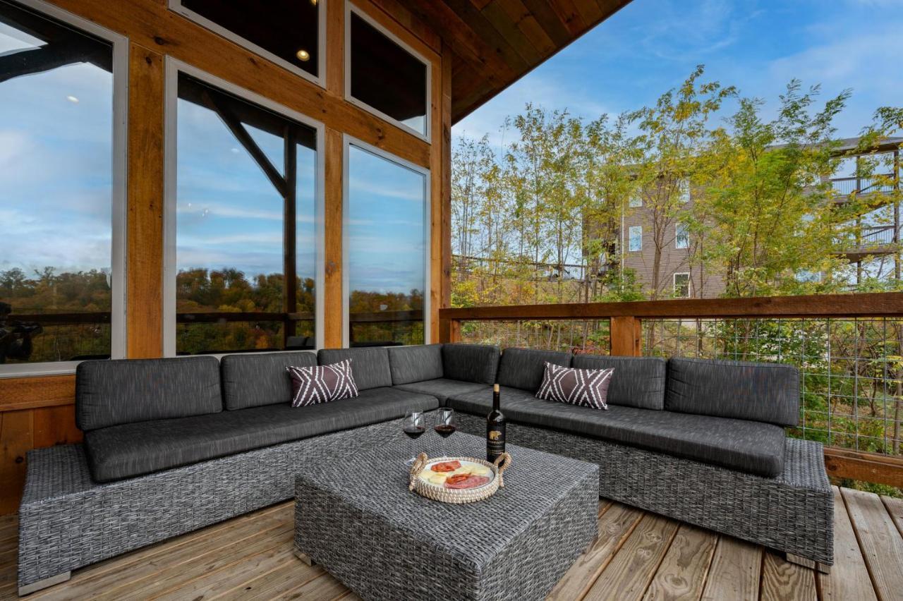 The Overlook - '21 Cabin - Gorgeous Unobstructed Views - Fire Pit Table - Gamerm - Hottub - Xbox - Lots Of Bears Gatlinburg Extérieur photo